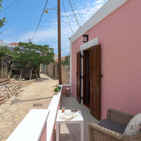 Captain'S Memories Stylish Harbour Apartments Chalki Town Exterior foto