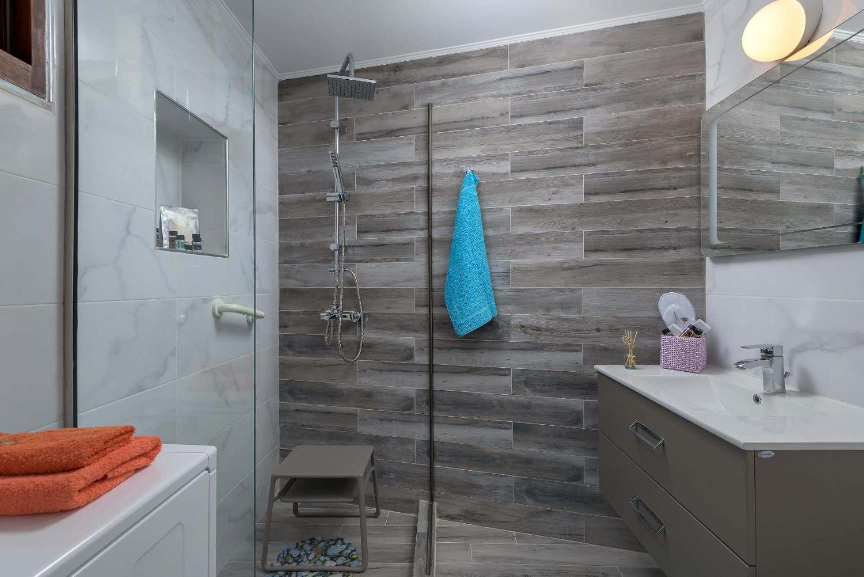 Captain'S Memories Stylish Harbour Apartments Chalki Town Exterior foto